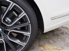 Обновленный спортивный костюм 750Li xDrive V8 M 2019 года 2019 facelifted 750Li xDrive V8 M sports suit Фото 57 из 81