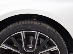 Обновленный спортивный костюм 750Li xDrive V8 M 2019 года 2019 facelifted 750Li xDrive V8 M sports suit Фото 44 из 81