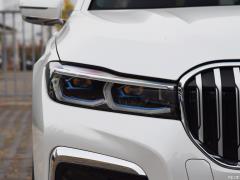 Обновленный спортивный костюм 750Li xDrive V8 M 2019 года 2019 facelifted 750Li xDrive V8 M sports suit Фото 22 из 81