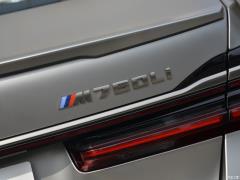 Обновленный спортивный костюм M760Li xDrive V12 2019 года 2019 facelifted M760Li xDrive V12 sports suit Фото 59 из 74