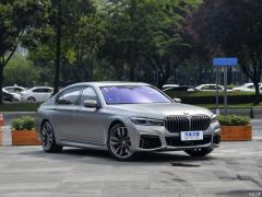 Обновленный спортивный костюм M760Li xDrive V12 2019 года 2019 facelifted M760Li xDrive V12 sports suit Фото 3 из 74