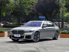 Обновленный спортивный костюм M760Li xDrive V12 2019 года 2019 facelifted M760Li xDrive V12 sports suit Фото 1 из 74