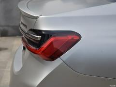 Обновленный спортивный костюм M760Li xDrive V12 2019 года 2019 facelifted M760Li xDrive V12 sports suit Фото 65 из 74