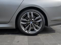 Обновленный спортивный костюм M760Li xDrive V12 2019 года 2019 facelifted M760Li xDrive V12 sports suit Фото 45 из 74