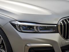 Обновленный спортивный костюм M760Li xDrive V12 2019 года 2019 facelifted M760Li xDrive V12 sports suit Фото 20 из 74