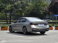Обновленный спортивный костюм M760Li xDrive V12 2019 года 2019 facelifted M760Li xDrive V12 sports suit Фото 5 из 74