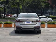 Обновленный спортивный костюм M760Li xDrive V12 2019 года 2019 facelifted M760Li xDrive V12 sports suit Фото 6 из 74