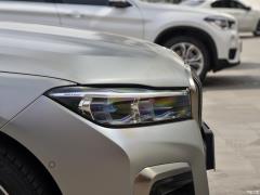 Обновленный спортивный костюм M760Li xDrive V12 2019 года 2019 facelifted M760Li xDrive V12 sports suit Фото 19 из 74