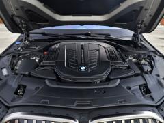 Обновленный спортивный костюм M760Li xDrive V12 2019 года 2019 facelifted M760Li xDrive V12 sports suit Фото 9 из 74