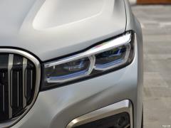 Обновленный спортивный костюм M760Li xDrive V12 2019 года 2019 facelifted M760Li xDrive V12 sports suit Фото 26 из 74
