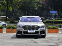 Обновленный спортивный костюм M760Li xDrive V12 2019 года 2019 facelifted M760Li xDrive V12 sports suit Фото 2 из 74