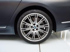 Фейслифтинг 750Li xDrive V8 2019 года в роскошном пакете 2019 facelift 750Li xDrive V8 luxury package Фото 29 из 45