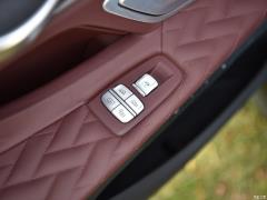Обновленный спортивный костюм M760Li xDrive V12 2019 года 2019 facelifted M760Li xDrive V12 sports suit Фото 35 из 46