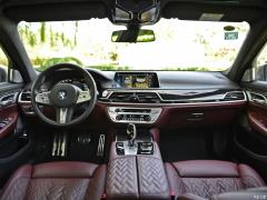 Обновленный спортивный костюм M760Li xDrive V12 2019 года 2019 facelifted M760Li xDrive V12 sports suit Фото 1 из 46