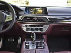 Обновленный спортивный костюм M760Li xDrive V12 2019 года 2019 facelifted M760Li xDrive V12 sports suit Фото 3 из 46