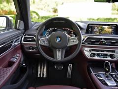 Обновленный спортивный костюм M760Li xDrive V12 2019 года 2019 facelifted M760Li xDrive V12 sports suit Фото 2 из 46