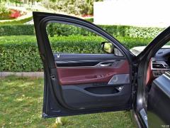 Обновленный спортивный костюм M760Li xDrive V12 2019 года 2019 facelifted M760Li xDrive V12 sports suit Фото 27 из 46