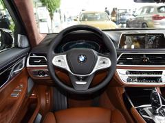 Фейслифтинг 750Li xDrive V8 2019 года в роскошном пакете 2019 facelift 750Li xDrive V8 luxury package Фото 2 из 75