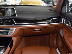 Фейслифтинг 750Li xDrive V8 2019 года в роскошном пакете 2019 facelift 750Li xDrive V8 luxury package Фото 4 из 75