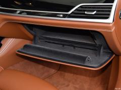 Фейслифтинг 750Li xDrive V8 2019 года в роскошном пакете 2019 facelift 750Li xDrive V8 luxury package Фото 39 из 75