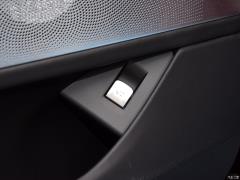 Обновленный спортивный костюм M760Li xDrive V12 2019 года 2019 facelifted M760Li xDrive V12 sports suit Фото 198 из 251