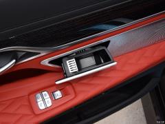 Обновленный спортивный костюм M760Li xDrive V12 2019 года 2019 facelifted M760Li xDrive V12 sports suit Фото 209 из 251