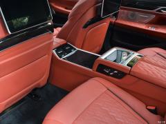 Обновленный спортивный костюм M760Li xDrive V12 2019 года 2019 facelifted M760Li xDrive V12 sports suit Фото 141 из 251