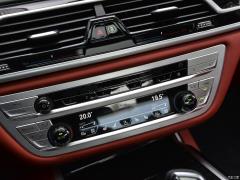 Обновленный спортивный костюм M760Li xDrive V12 2019 года 2019 facelifted M760Li xDrive V12 sports suit Фото 58 из 251
