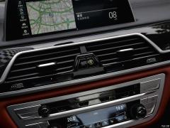 Обновленный спортивный костюм M760Li xDrive V12 2019 года 2019 facelifted M760Li xDrive V12 sports suit Фото 57 из 251