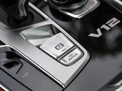 Обновленный спортивный костюм M760Li xDrive V12 2019 года 2019 facelifted M760Li xDrive V12 sports suit Фото 64 из 251