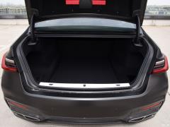 Обновленный спортивный костюм M760Li xDrive V12 2019 года 2019 facelifted M760Li xDrive V12 sports suit Фото 249 из 251