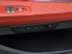 Обновленный спортивный костюм M760Li xDrive V12 2019 года 2019 facelifted M760Li xDrive V12 sports suit Фото 139 из 251