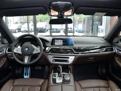 Обновленный спортивный костюм 730Li M 2019 года 2019 facelifted 730Li M sports suit Фото 1 из 465
