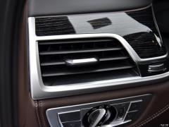 Обновленный спортивный костюм 730Li M 2019 года 2019 facelifted 730Li M sports suit Фото 7 из 465