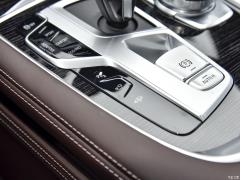 Обновленный спортивный костюм 730Li M 2019 года 2019 facelifted 730Li M sports suit Фото 29 из 465