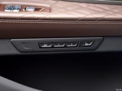 Эксклюзивный спортивный костюм M 740Li с подтяжкой лица 2019 года 2019 facelift 740Li exclusive M sports suit Фото 373 из 465
