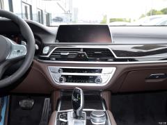 Спортивный костюм 740Li Leading M 2019 с подтяжкой лица 2019 facelift 740Li leading M sports suit Фото 40 из 465