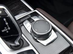 Обновленный спортивный костюм 730Li M 2019 года 2019 facelifted 730Li M sports suit Фото 30 из 465