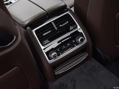 Обновленный спортивный костюм 730Li M 2019 года 2019 facelifted 730Li M sports suit Фото 207 из 465