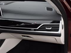 Рестайлинг 740Li xDrive Huacai Custom Limited Edition 2019 года 2019 facelift 740Li xDrive Huacai customized limited edition Фото 27 из 89