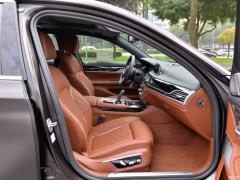 Обновленный спортивный костюм 750Li xDrive V8 M 2019 года 2019 facelifted 750Li xDrive V8 M sports suit Фото 421 из 540