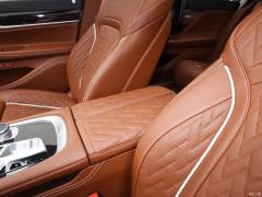 Обновленный спортивный костюм 750Li xDrive V8 M 2019 года 2019 facelifted 750Li xDrive V8 M sports suit Фото 471 из 540