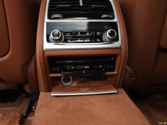 Обновленный спортивный костюм 740Li xDrive Executive M 2019 года 2019 facelifted 740Li xDrive executive M sports suit Фото 250 из 540