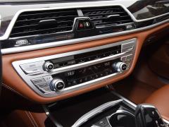 Обновленный спортивный костюм 750Li xDrive V8 M 2019 года 2019 facelifted 750Li xDrive V8 M sports suit Фото 203 из 540