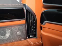 Обновленный спортивный костюм 740Li xDrive Executive M 2019 года 2019 facelifted 740Li xDrive executive M sports suit Фото 258 из 540