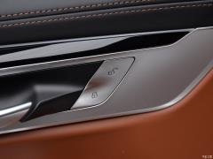 Обновленный спортивный костюм 750Li xDrive V8 M 2019 года 2019 facelifted 750Li xDrive V8 M sports suit Фото 376 из 540