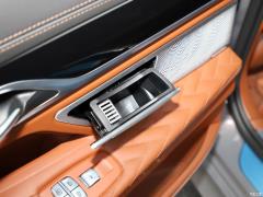 Обновленный спортивный костюм 740Li xDrive Executive M 2019 года 2019 facelifted 740Li xDrive executive M sports suit Фото 240 из 540