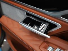Обновленный спортивный костюм 740Li xDrive Executive M 2019 года 2019 facelifted 740Li xDrive executive M sports suit Фото 278 из 540