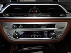 Обновленный спортивный костюм 740Li xDrive Executive M 2019 года 2019 facelifted 740Li xDrive executive M sports suit Фото 49 из 540