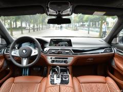 Обновленный спортивный костюм 750Li xDrive V8 M 2019 года 2019 facelifted 750Li xDrive V8 M sports suit Фото 102 из 540